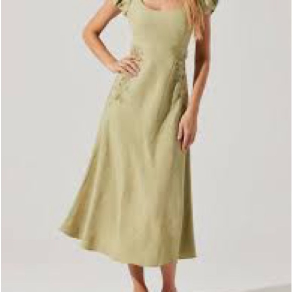 Astr Olive Green Midi Dress with Puff Sleeves